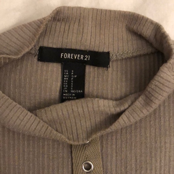 Turtle neck bodysuit - Picture 3 of 3